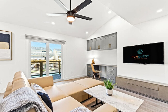 8115 Thomas Dr, Unit SI FL2-ID1355040P in Panama City, FL - Building Photo - Building Photo