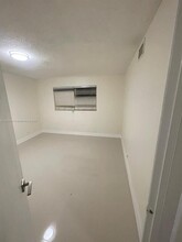 7925 Fairview Dr, Unit 102 in Tamarac, FL - Foto de edificio - Building Photo