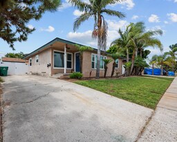 4922 64th St in San Diego, CA - Building Photo