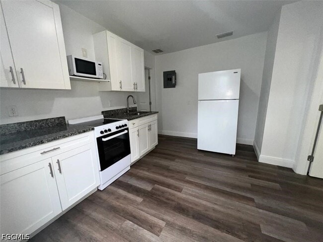 property at 4180 Sabal Ln