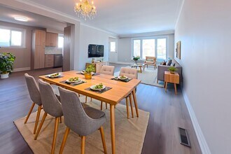 34 Rita Dr in Toronto, ON - Building Photo - Building Photo