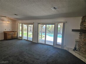 7733 Radcliff St in Las Vegas, NV - Building Photo - Building Photo
