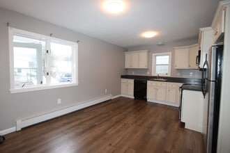 6 Canal St in Sutton, MA - Building Photo - Building Photo