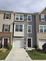 106 Extrovert Dr in Charles Town, WV - Building Photo