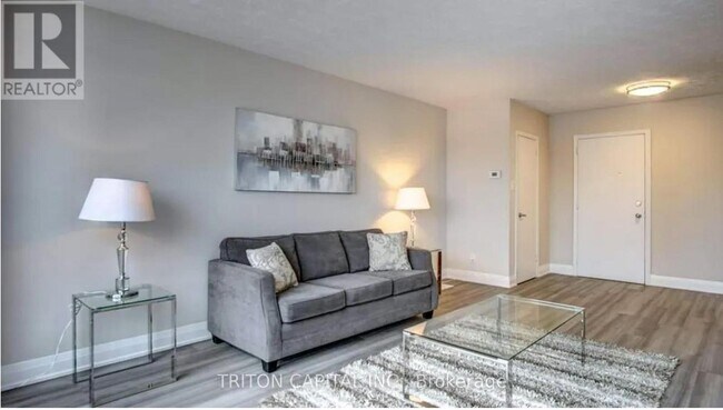 145 Elinor Ave in Toronto, ON - Building Photo - Building Photo