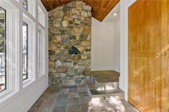 1455 Maiden Ln in Yorktown Heights, NY - Building Photo - Building Photo