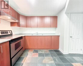 1584 Stevenson St in Milton, ON - Building Photo - Building Photo