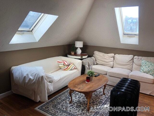 42 Brainerd Rd in Boston, MA - Foto de edificio - Building Photo