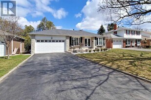 10 Southdale Dr in Markham, ON - Building Photo