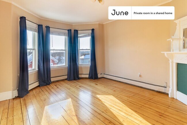 Private bedroom in 4 bed/1 bath Home in Boston, MA - Building Photo - Building Photo