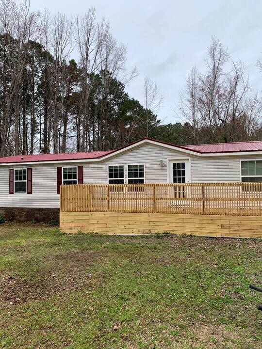 1102 Kite Town Rd in Vanceboro, NC - Building Photo