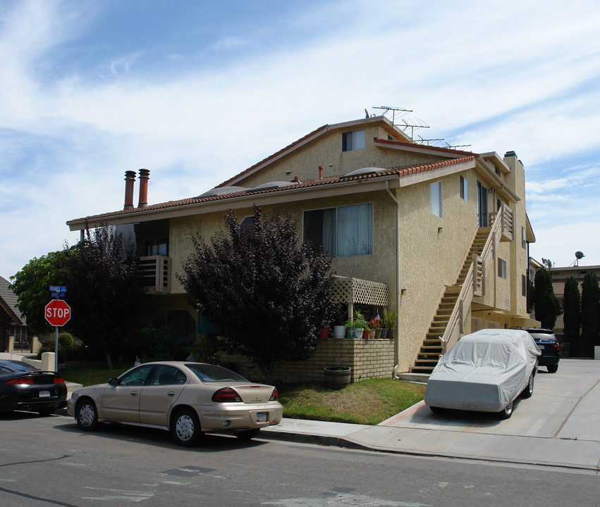 16752 Moody Cir in Huntington Beach, CA - Building Photo