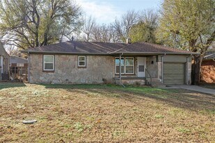 1406 Sheffield Rd in The Village, OK - Building Photo