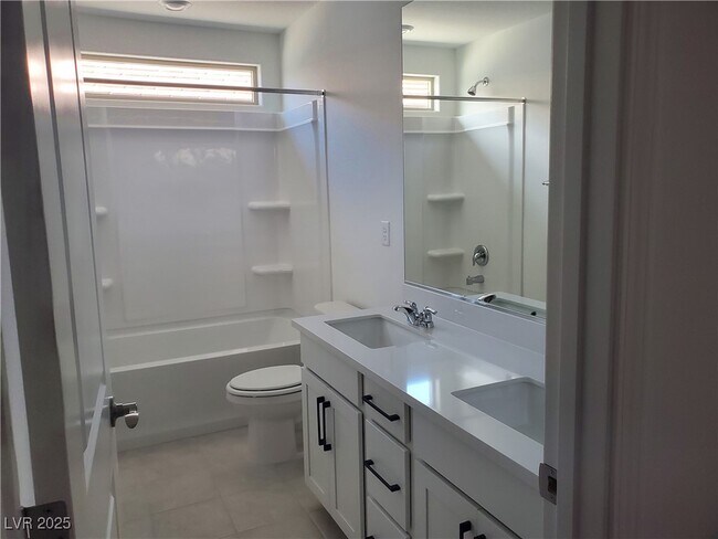 8050 Texas Hls St in Las Vegas, NV - Building Photo - Building Photo
