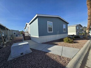 4650 E Carey Ave in Las Vegas, NV - Building Photo - Building Photo