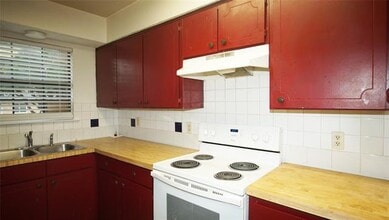 1008 Southmoor Dr in Arlington, TX - Building Photo - Building Photo