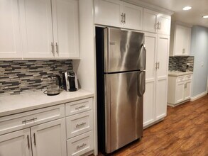 22038 Mayall St in Chatsworth, CA - Building Photo - Building Photo