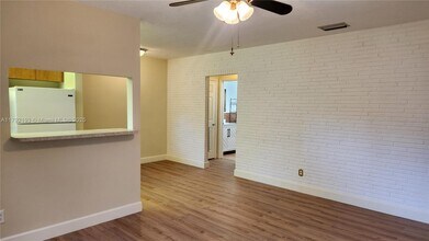 216 SW 10th St in Hallandale Beach, FL - Building Photo - Building Photo