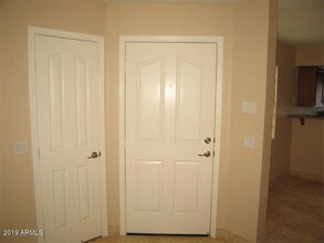 3235 E Camelback Rd-Unit -220 in Phoenix, AZ - Building Photo - Building Photo