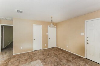 1435 Sax Leigh Dr in Dallas, TX - Building Photo - Building Photo