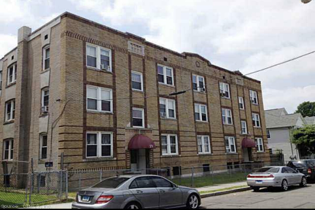 19 Colonial St in Hartford, CT - Building Photo