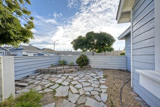 806 Windward Ln in Carlsbad, CA - Building Photo - Building Photo