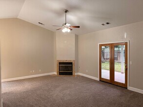 1543 Ponderosa St in Tulare, CA - Building Photo - Building Photo