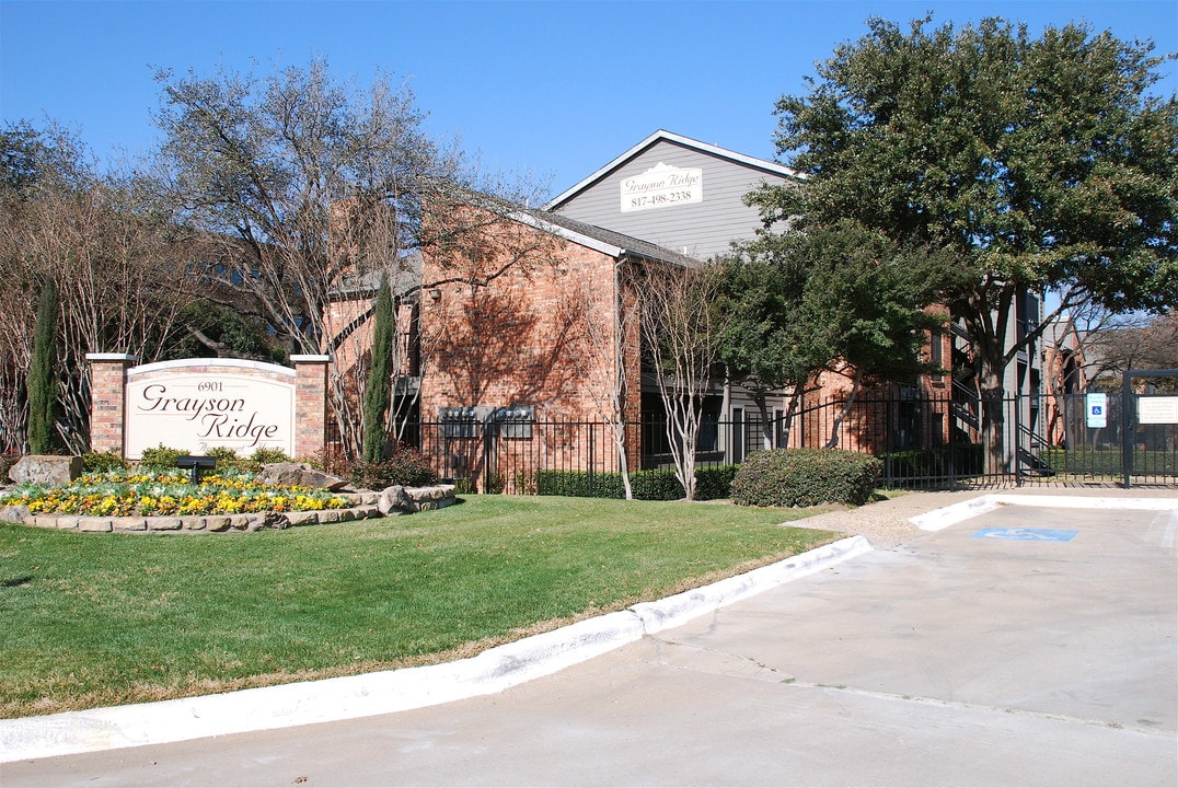 Grayson Ridge in North Richland Hills, TX - Foto de edificio