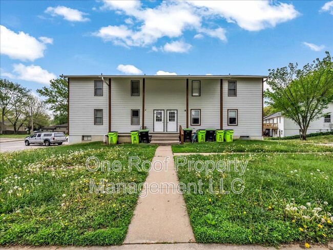 1909 Chateau Dr in Harrisonville, MO - Building Photo - Building Photo