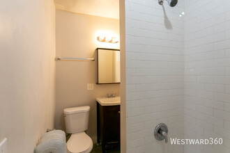 1662.5 W Farwell Ave in Chicago, IL - Building Photo - Building Photo