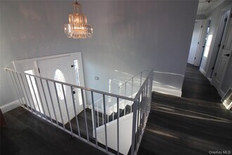 26 Circle Dr in Bay Shore, NY - Building Photo - Building Photo