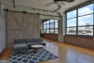 2200-28 Arch St in Philadelphia, PA - Building Photo - Building Photo