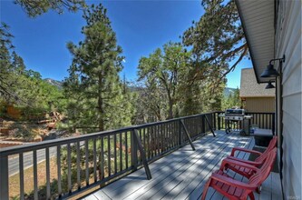 1010 Fenway Dr in Big Bear, CA - Foto de edificio - Building Photo