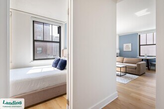 933 McGee St, Unit 1-501 in Kansas City, MO - Foto de edificio - Building Photo