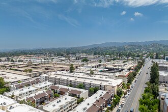 5412 Lindley Ave in Encino, CA - Building Photo - Building Photo