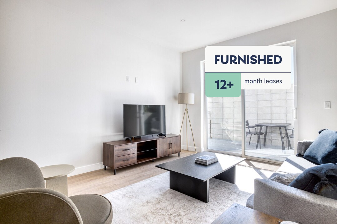 4805 Bakman Ave, Unit FL2-ID677 in Los Angeles, CA - Building Photo