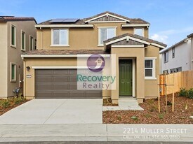 2214 Muller St in Lincoln, CA - Building Photo