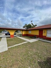 1228 NE 9th St in Cape Coral, FL - Building Photo - Building Photo