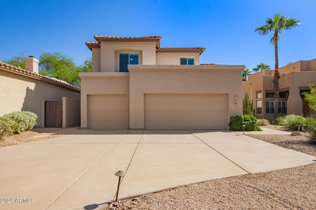 14988 N 100th Way in Scottsdale, AZ - Foto de edificio