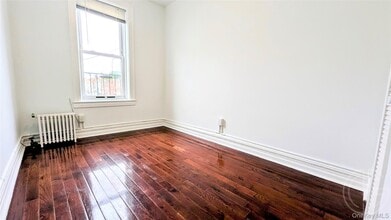 45-07 Ditmars Blvd in Queens, NY - Building Photo - Building Photo