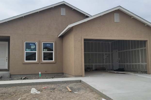 4526 Madison Rd in Fernley, NV - Building Photo