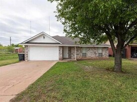 2107 Richmond Dr in Wichita Falls, TX - Building Photo