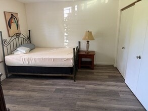 2105 Weeping Willow Way in Fallbrook, CA - Building Photo - Building Photo