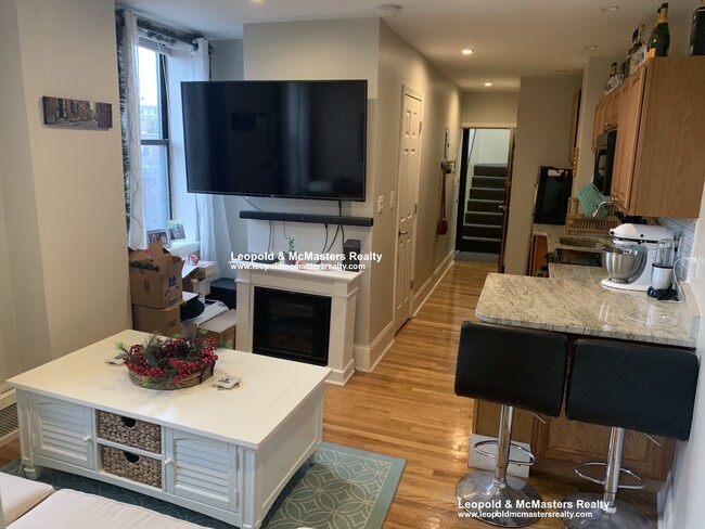 46 Joy St, Unit 10