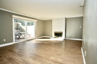 9946 Pebble Beach Dr in Santee, CA - Building Photo - Building Photo