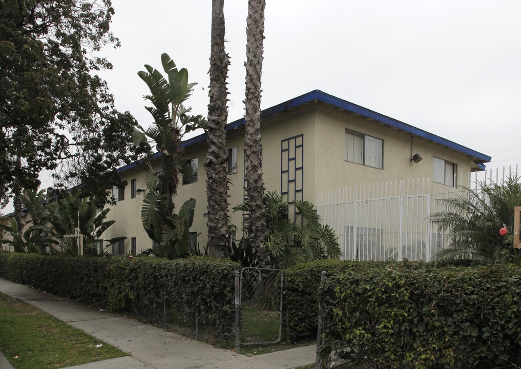 527 N Anna Dr in Anaheim, CA - Building Photo