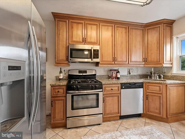 7849 Charlesmont Rd in Dundalk, MD - Building Photo - Building Photo