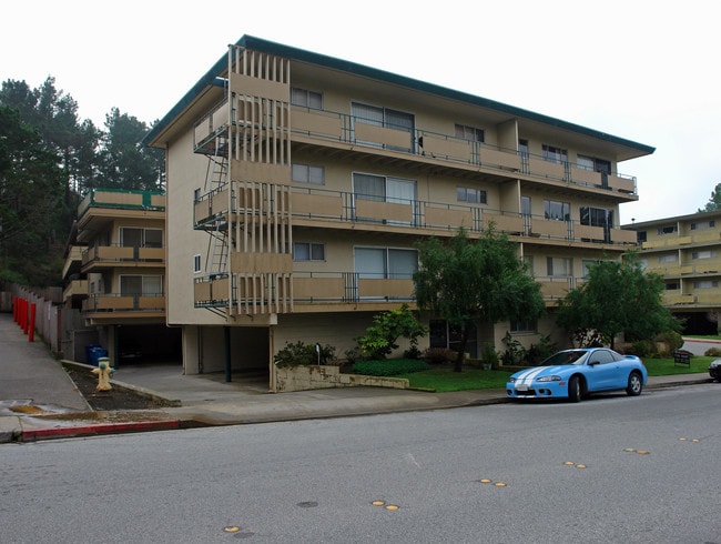 2191 Whitman Way in San Bruno, CA - Foto de edificio - Building Photo
