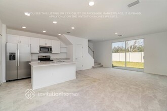 10355 Bradmore Rd in Ft. Myers, FL - Foto de edificio - Building Photo