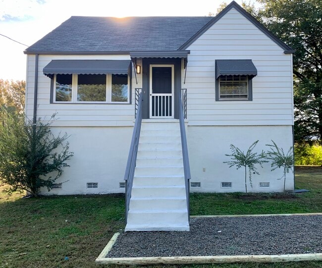 property at 611 Poplar St